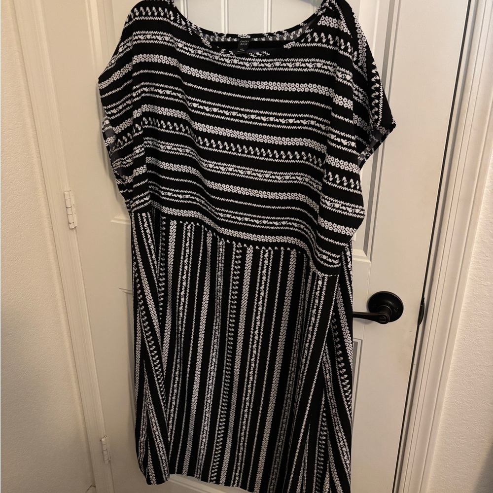 Black and White Asymmetrical Sundress with Dolman Sleeves